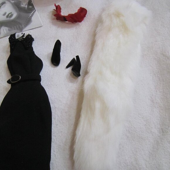 Ashton Drake Gene Marshall Embassy Luncheon Outfit, for 16" Fashion Doll - Picture 6 of 8